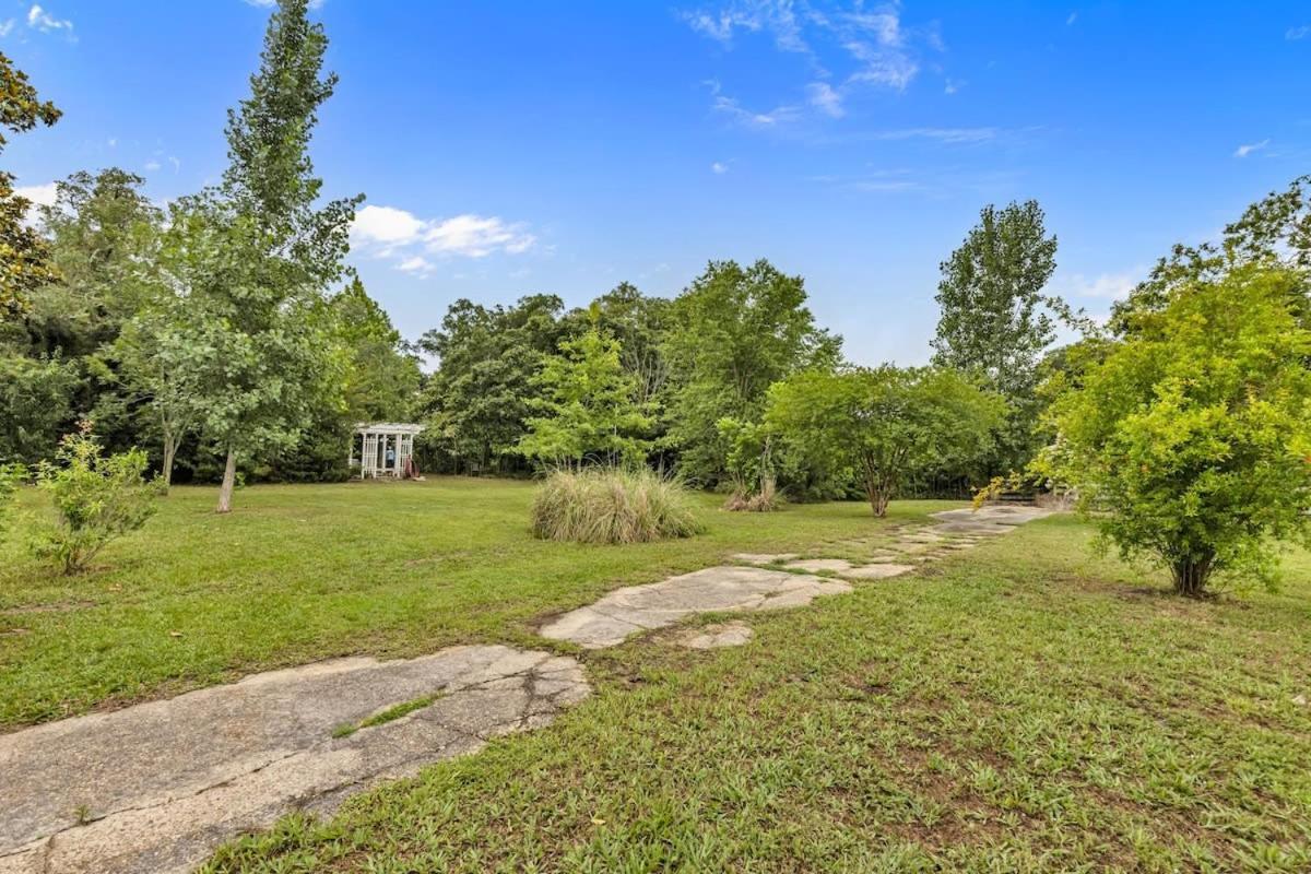 Bare Feet Bungalow -Close To Beach & Dog Friendly Gulfport Exterior photo